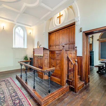 Leeming Methodists Church بيت للعطل